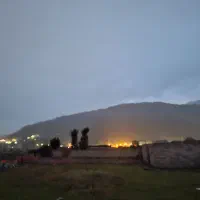 زمین ۳۰۰متری ،ذوات غرب