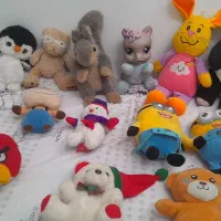 عروسک واسباب بازی