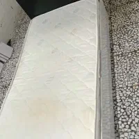 تخت وتوشک یک نفره درحد نو ۸۰/۱۸۰