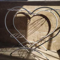 پایه گلدان قلبی