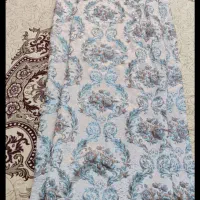 کنار پرده ای