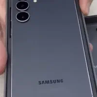 گوشی s25 fe بسیار تمیز