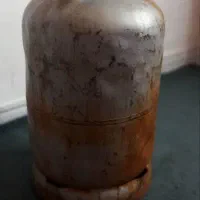 دو عدد کپسول یکی بوتان .دیگری فر گاز .