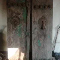 درب چوبی قدیمی دو لنگه 150 ساله