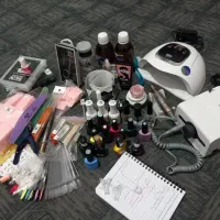 لوازم کاشت ناخن. کاملا نو