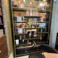 دکور فروشگاه 2 میز فروشگاهی 1 میز کانتر و 1 ویترین|فروشگاه و مغازه|تهران, مدائن|دیوار