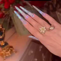 دستیار طلا فروش با فن بیان عالی