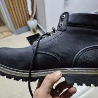 بوت کاترپیلار داخل خز چرم طبیعی گاو|کیف، کفش، کمربند|شاهین‌شهر, خانه کارگر|دیوار