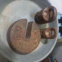 ترازوی قدیمی با چند عدد وزنه|کلکسیون و سرگرمی|کرمانشاه, |دیوار