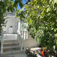 هنرستان-نسترن-770-متری-جنوبی-با-پروانه