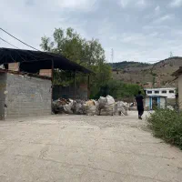 راننده وانت و کارگر انبار