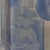 تخت کنار مادر و گهواره