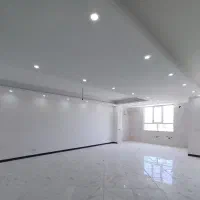 تک واحدی سه خواب بر خیابان سند ششدانگ