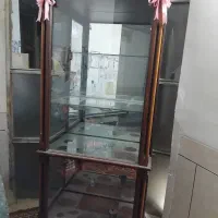 ویترین شیشه ای بزرگ
