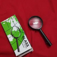 ذره بین مطالعه دسته پلاستکی و کلاسور جزوه کتابی