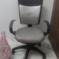 صندلی و قالیچه و پشتی