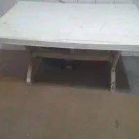 میز ناهار خوری مناسب خانواده۴نفره و ۲نفره