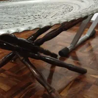 سینی مسی قلمکاری پایه چوبی|کلکسیون اشیاء عتیقه|تهران, دروس|دیوار