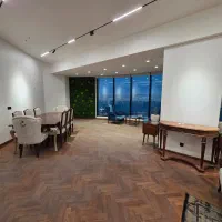 ۲۰۰ متر اداری/مبله/دید مستقیم دریاچه