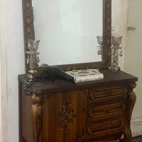 میز کنسول به همراه شمعدان ب