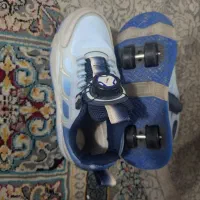 کفش اسکیتی سایز31 درحد نو سالم چراغ دار با شارژر
