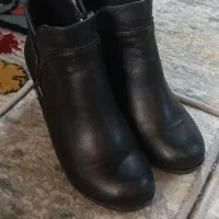 یک جفت پوتین نو، نو چرم اصل