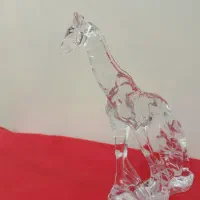 مجسمه کریستال زرافه