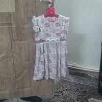 چند عدد کفش و لباس در حد نو