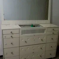 فروش کمد آیینه دار با دوتا پاتختی