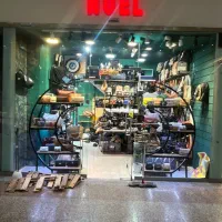 نیازمند فروشنده اقا