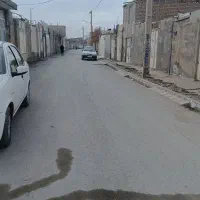 یک باب منزل مسکونی به رهن و اجاره داده میشود.