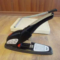 کاتر آ۴ و منگنه بزرگ کتاب(برندkw trio)