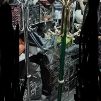 آویز ایستاده