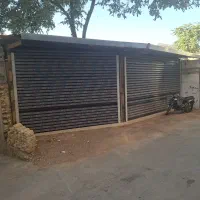 مغازه تجاری ۱۸۰ متر  قابل تبدیل به دو مغازه