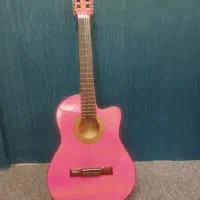 گیتار صورتی