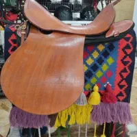 تعدادی زین تخته پلیمری و زین دانهیل