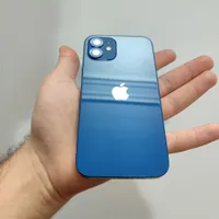 اپل iPhone 12 با حافظهٔ ۱۲۸ گیگابایت