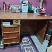 میز تحریر چوبی و صندلی چوبی