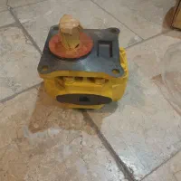 پمپ حرکت گریدر کوماتسو ۷۰۵ a2|ماشین‌آلات صنعتی|مشهد, انقلاب|دیوار