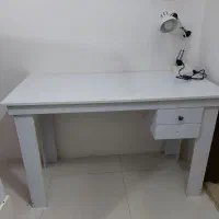 میز و بوفه کاشت ناخن  در حد نو