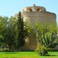 منزل-ویلایی-در-دو-طبقه-روبه-روی-پارک