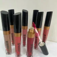 استخدام فروشنده آرایشی بهداشتی