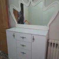 میز آرایشی  ( دِراوِر )