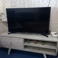 تلویزیون سامسونگ با میز