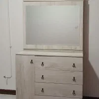 دراور کمدی و ساعت کلاسیک