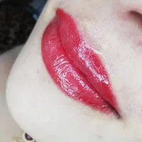 آموزش و خدمات شیدینگ لب و میکروبلیدینگ ابرو