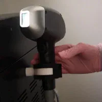 همکاری اوپراتور لیزر