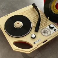 گرامافون عطیقه چمدونی (باتری خور)
