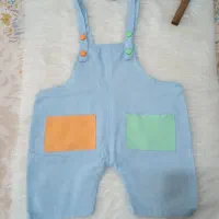 تعدادی لباس دختر بچه ها