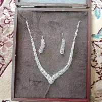 گوشواره و گردنبند